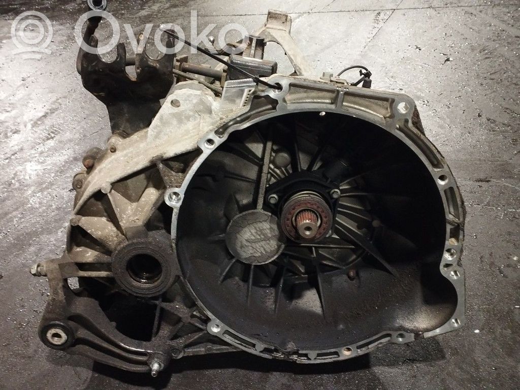 5 Gang Schaltgetriebe   4M5R7002YA