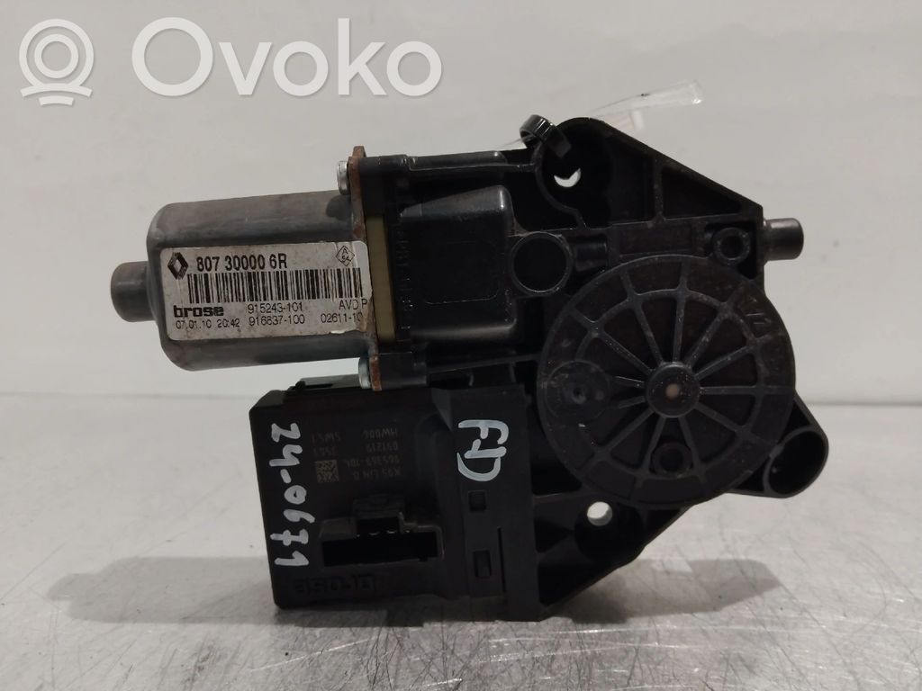 Silnik regulatora szyby drzwi przednich   807300006R