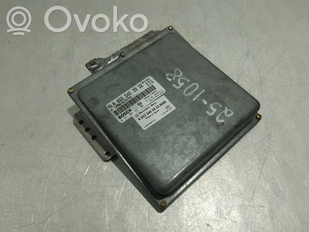 Unidad de control/módulo del motor   A0225453932,0281001621