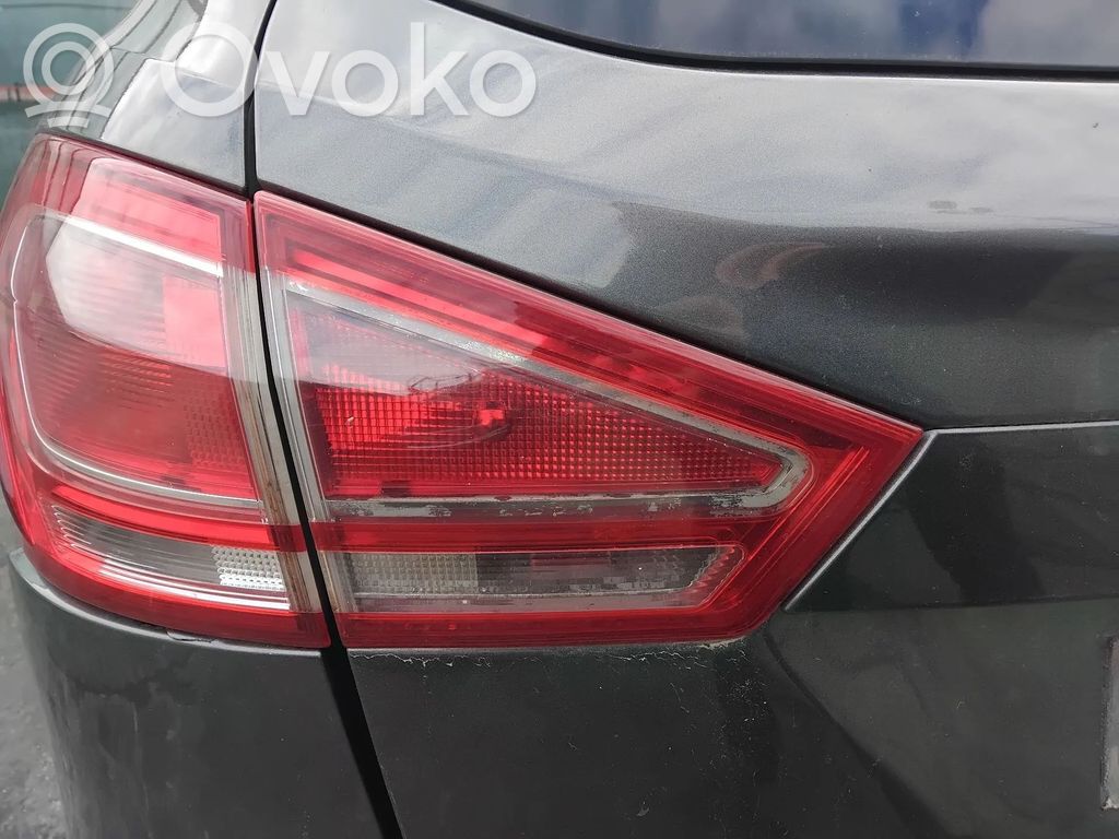 Tailgate rear/tail lights