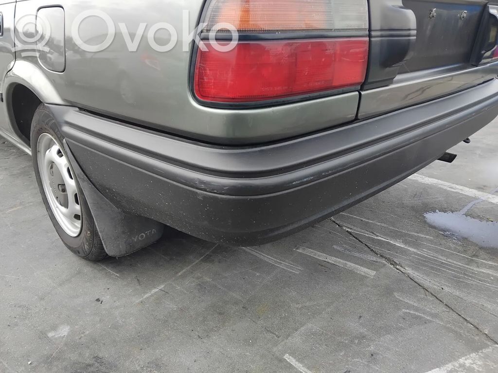 Toyota Corolla E90 Paraurti