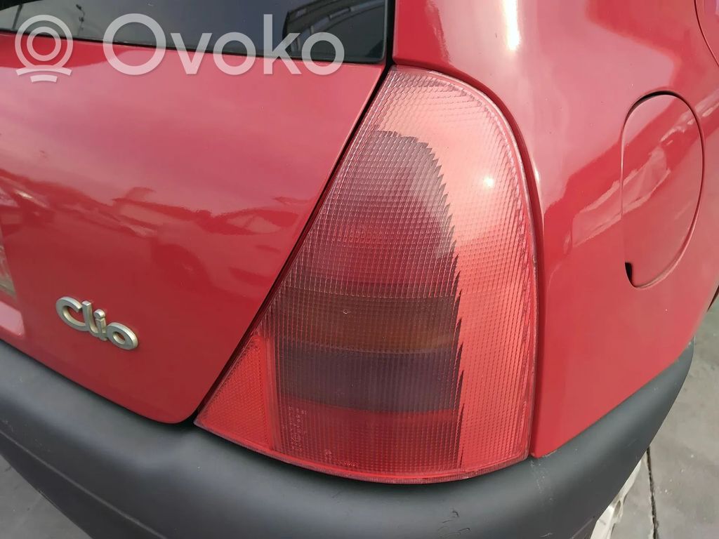 Renault Clio II Feux arrière / postérieurs 