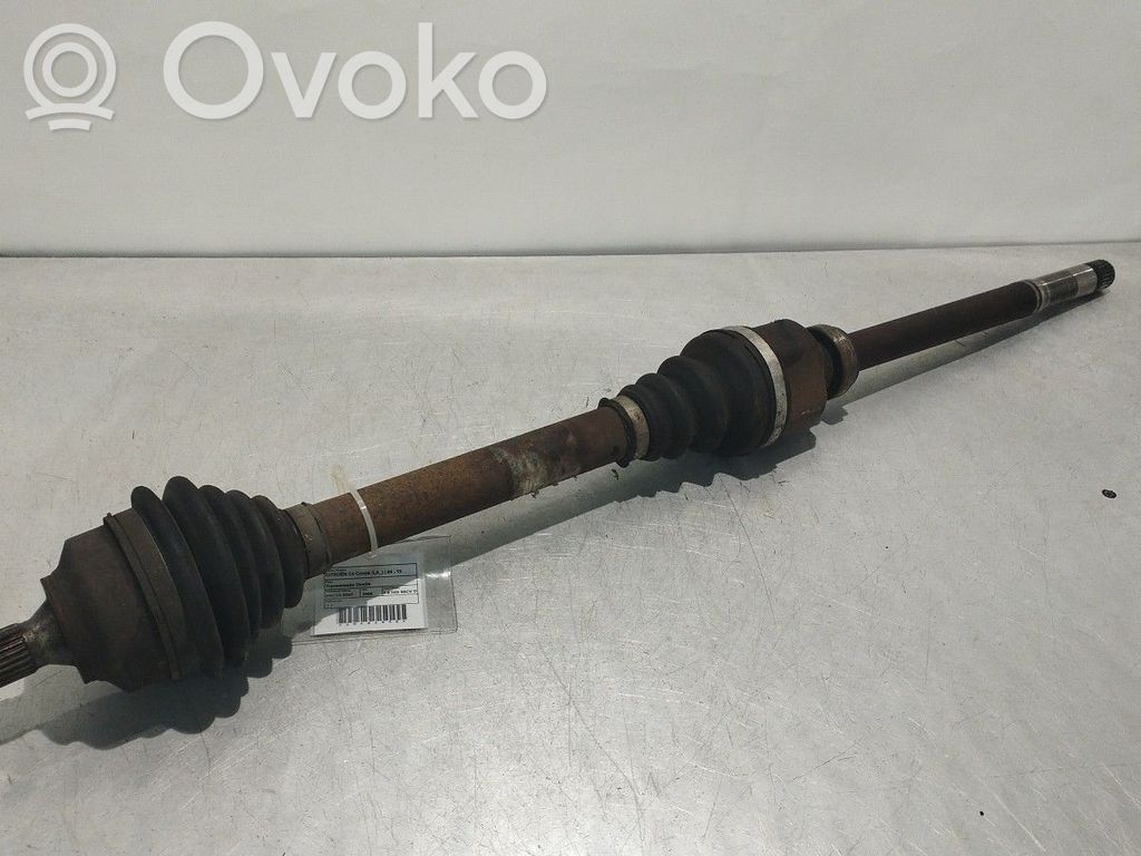Etuvetoakseli