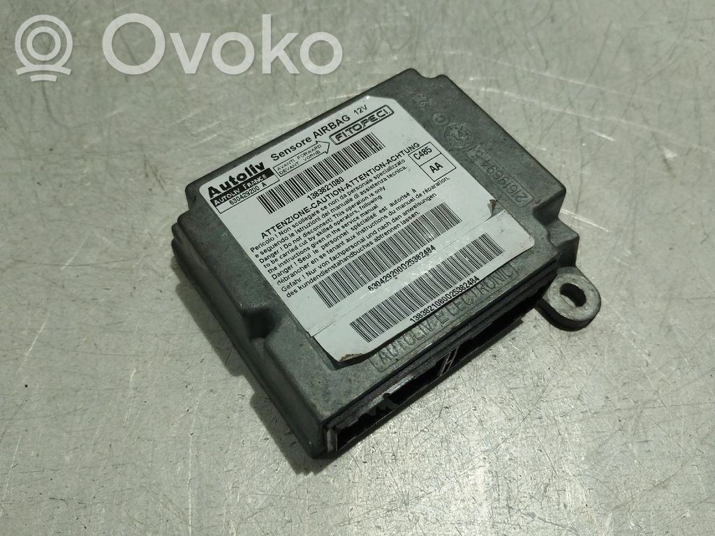 Module de contrôle airbag   1383821080