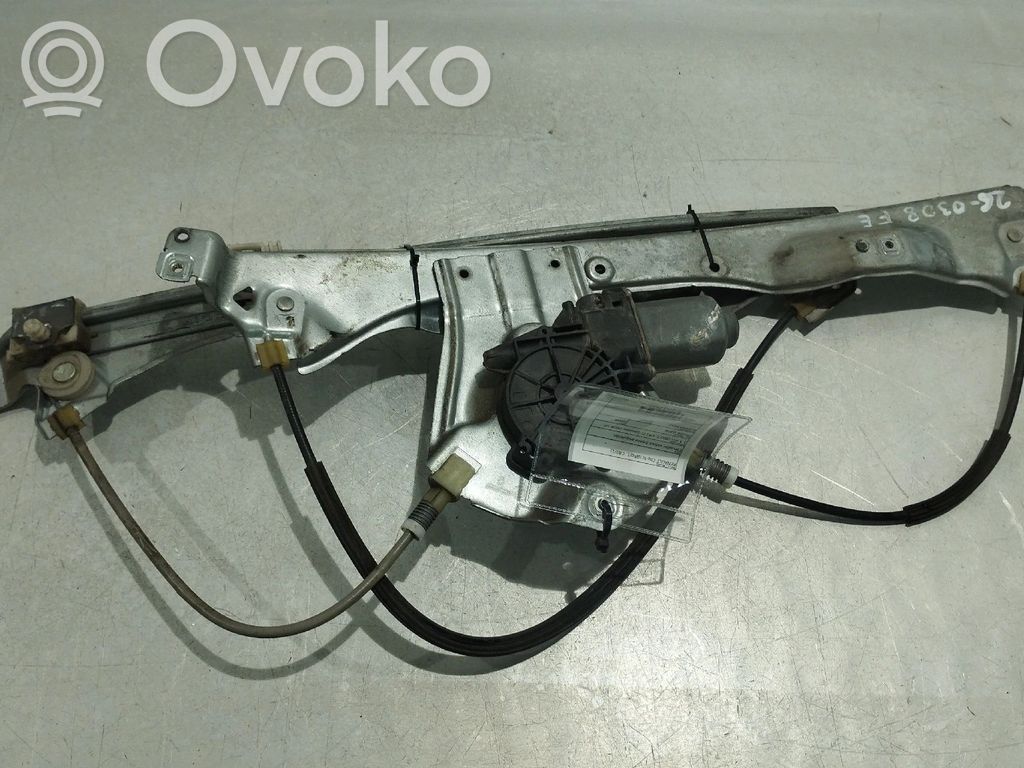 Renault Clio III Macara geam față fără motor 