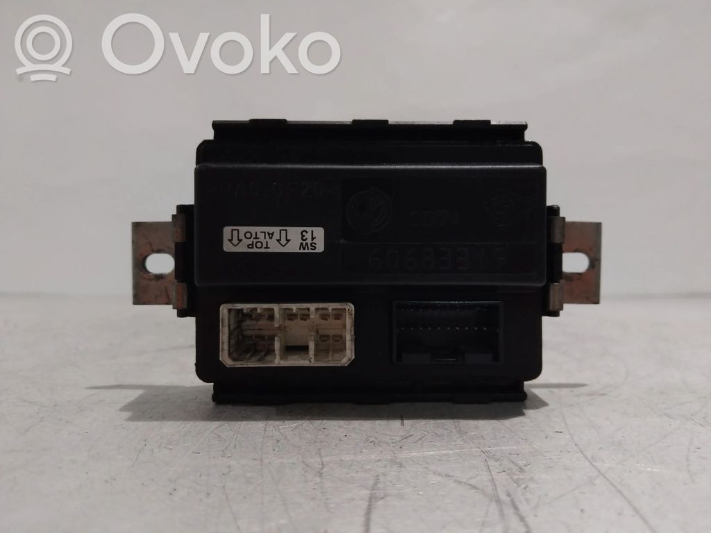 Muut ohjainlaitteet/moduulit   60683319