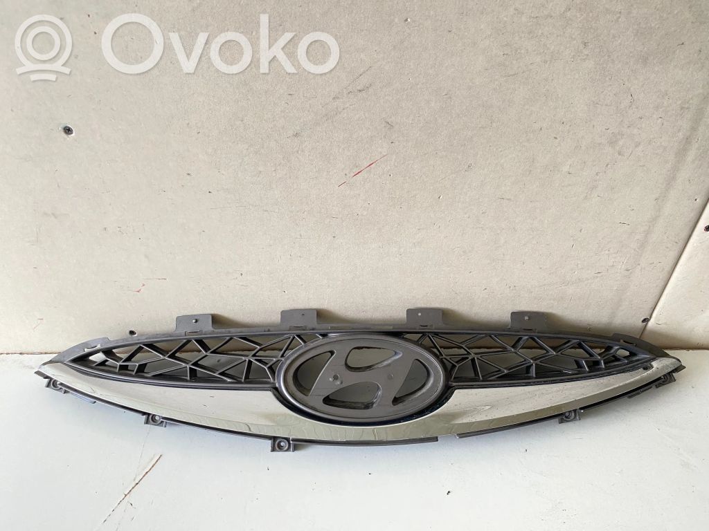 Hyundai ix20 Etupuskurin ylempi jäähdytinsäleikkö 