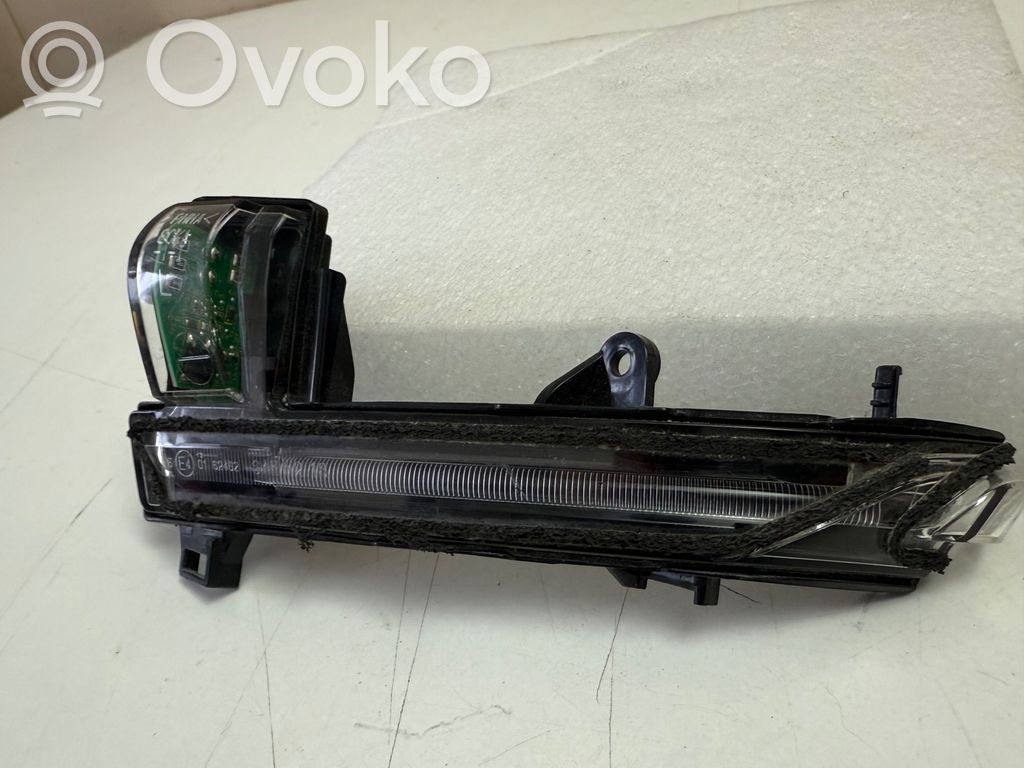 Mazda 3 Peilin suuntavilkku 