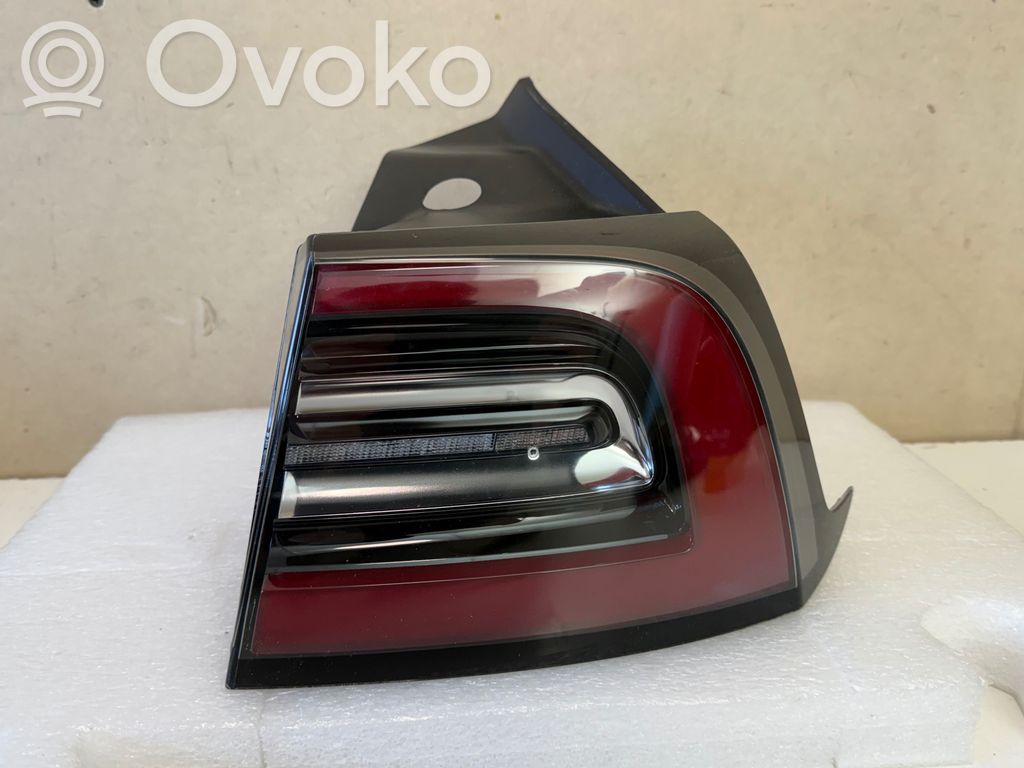 Tesla Model 3 Takavalot 