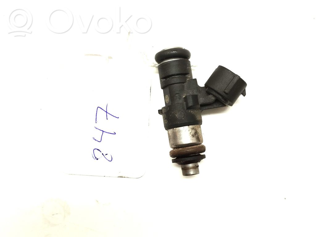 Inyector de combustible   04C906031D