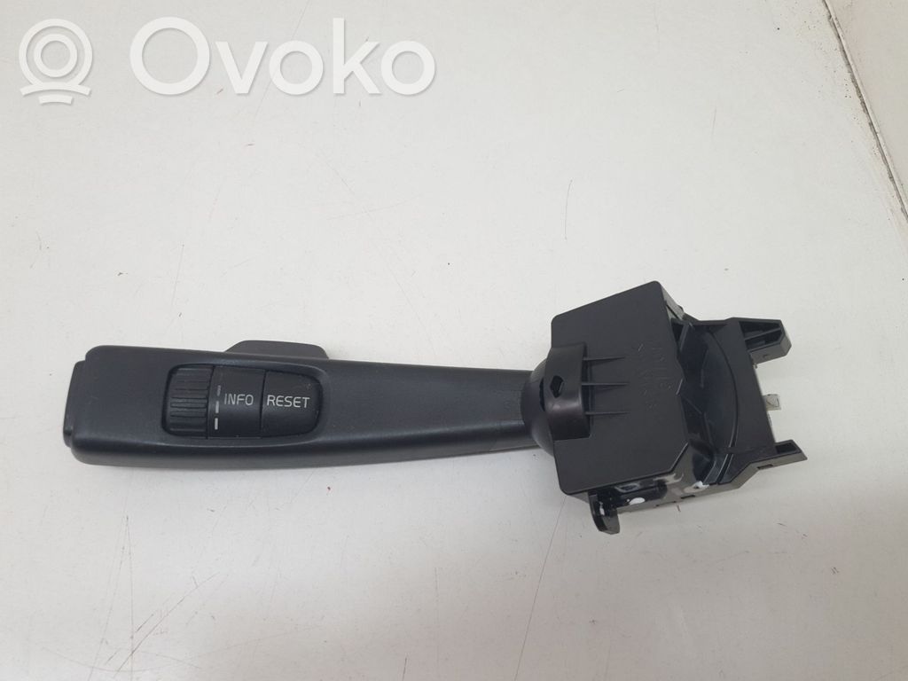 Multifunctional control switch/knob   17D770