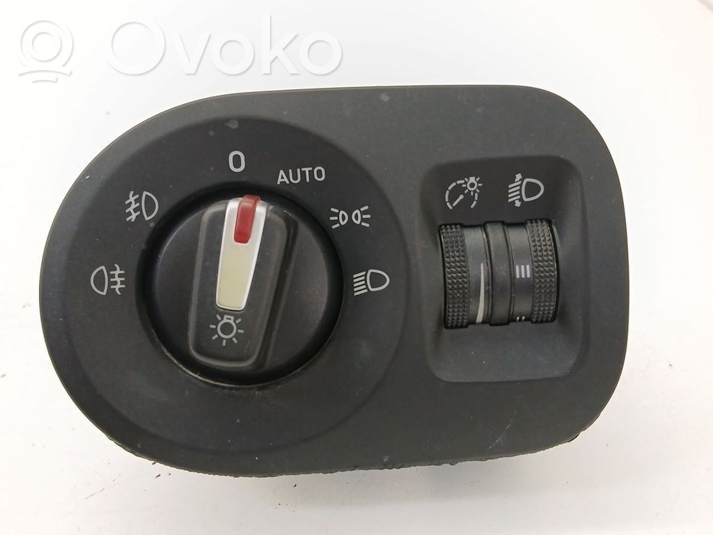 Panel lighting control switch   5P0919094