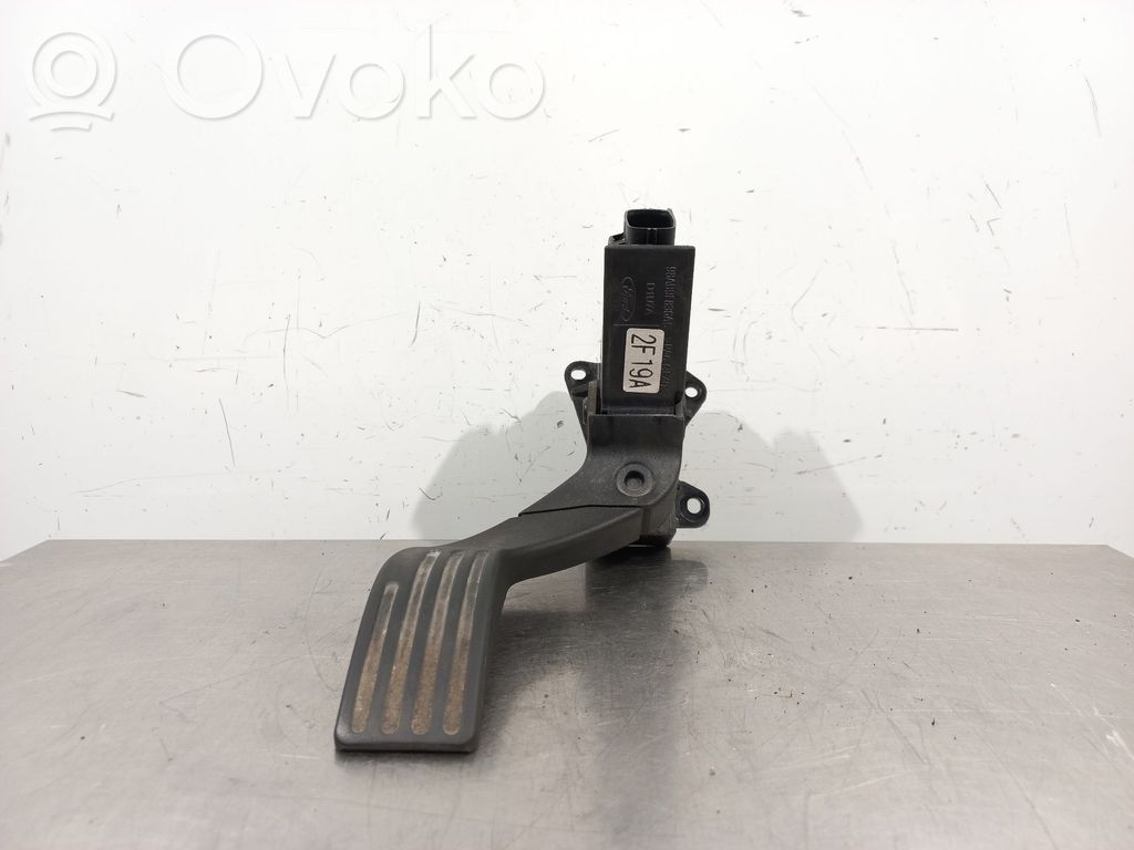 Accelerator throttle pedal   98AB9F836AE