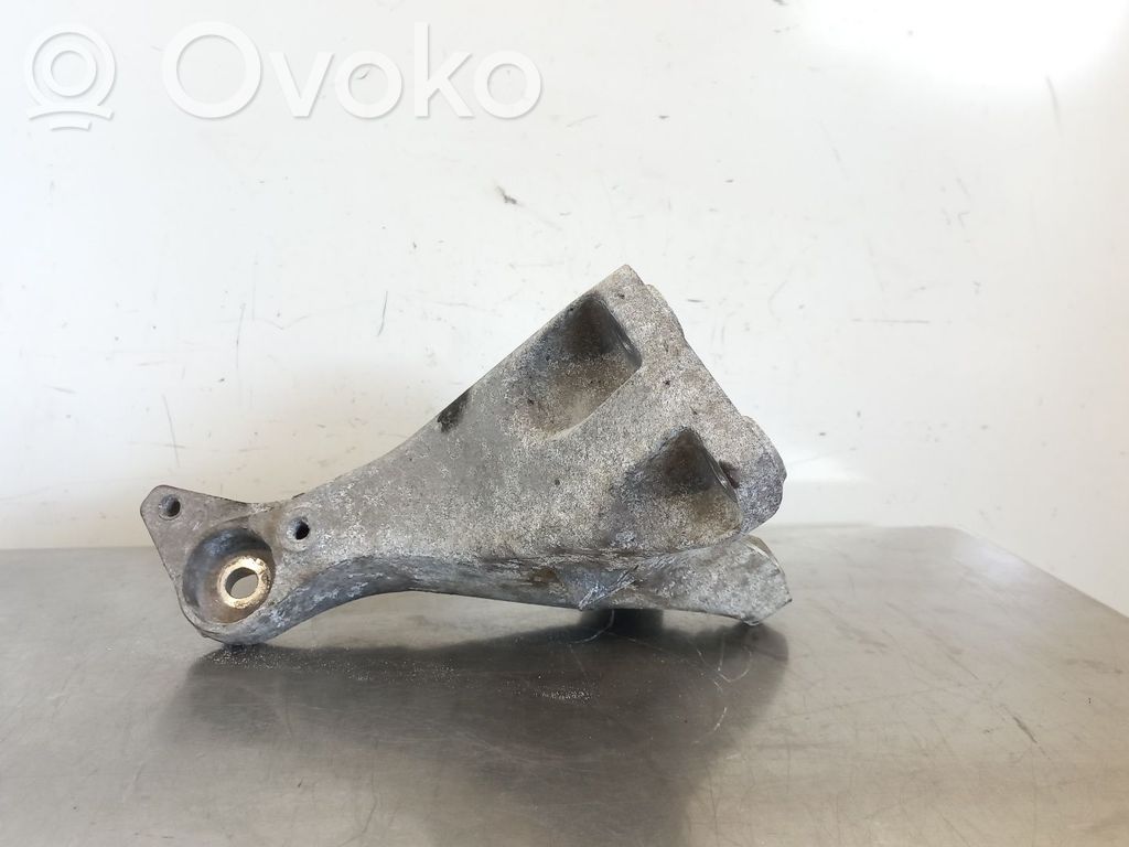 Moottorin kiinnikekorvake   2211678191601