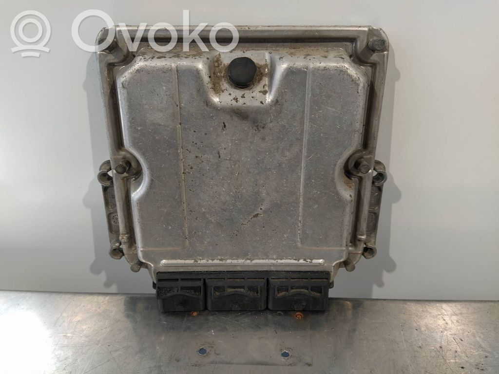 Renault Master II Engine control unit/module 