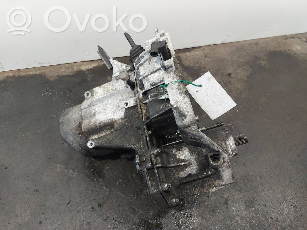 Renault Clio II Manual 5 speed gearbox 