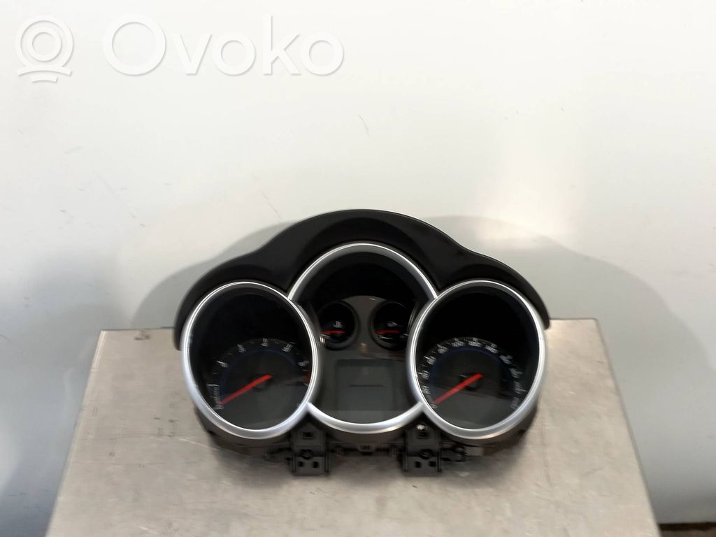 Chevrolet Cruze Speedometer (instrument cluster) 