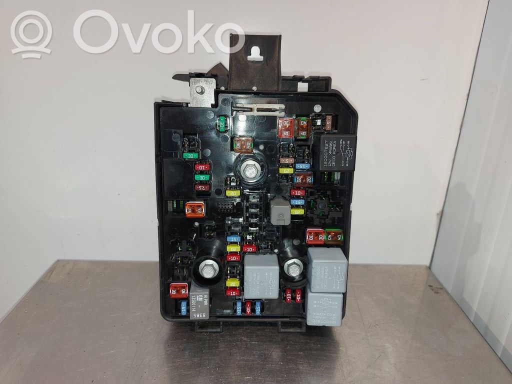 Opel Corsa E Fuse module 