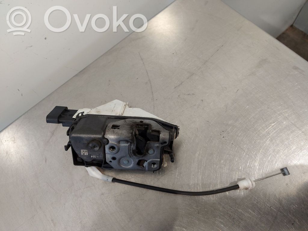 Citroen DS3 Front door lock 