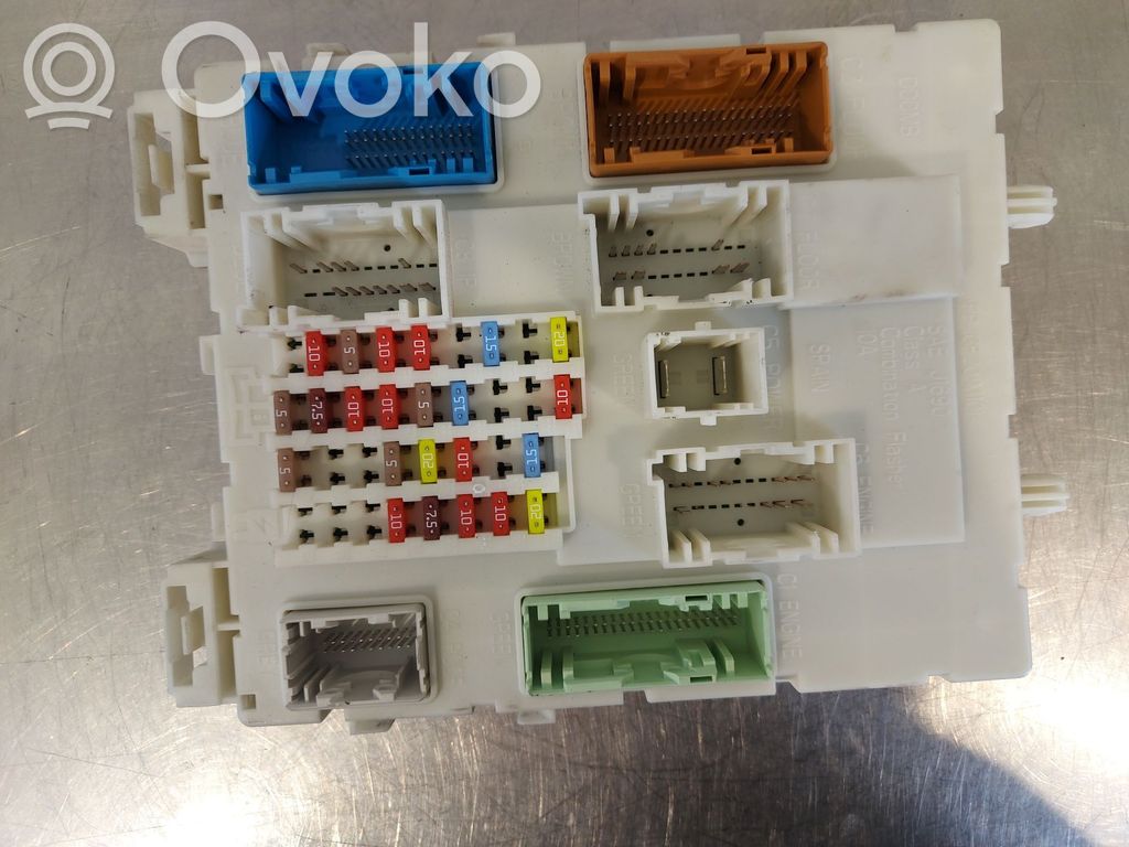 Volvo V40 Saugiklių blokas 