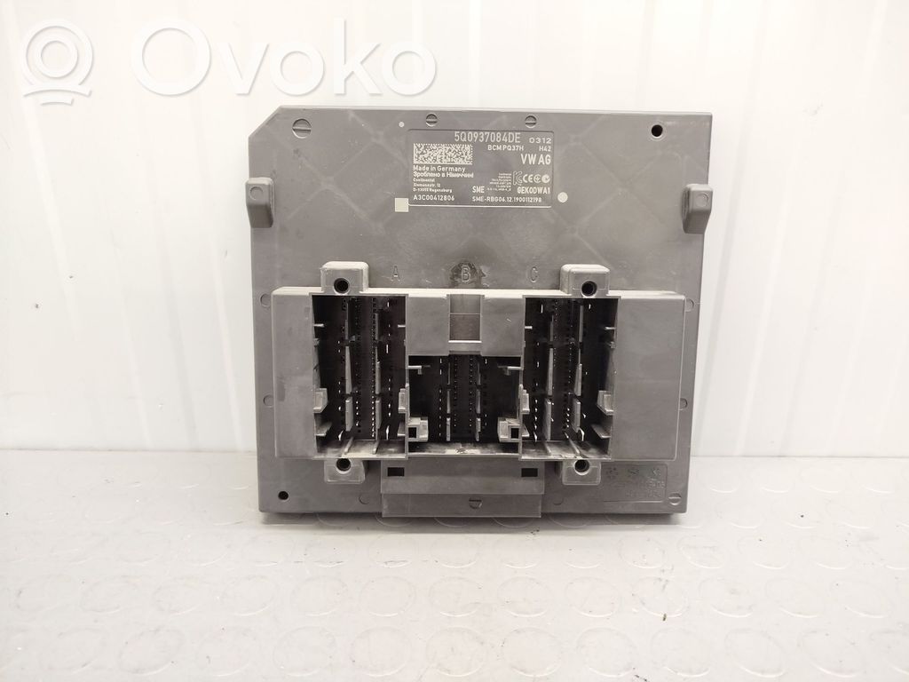Autres unités de commande / modules   5Q0937084DE