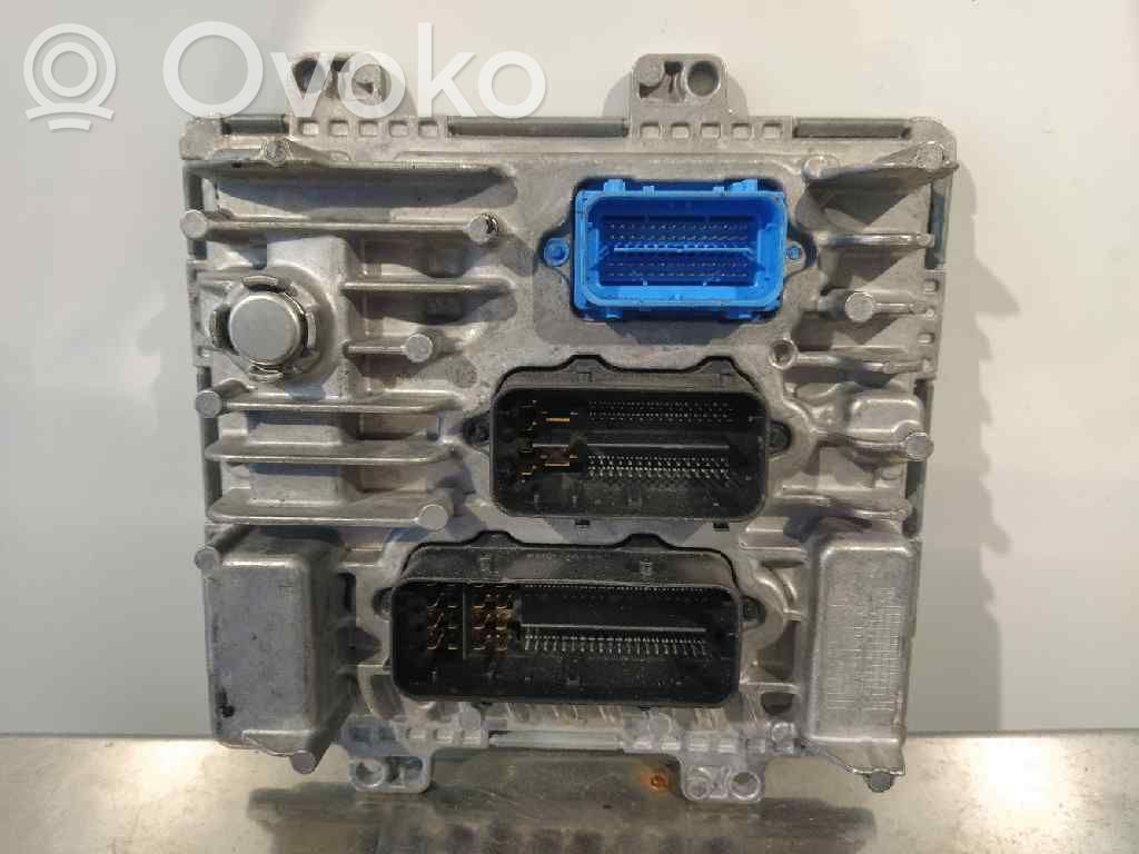 Opel Corsa E Dzinēja vadības bloks 