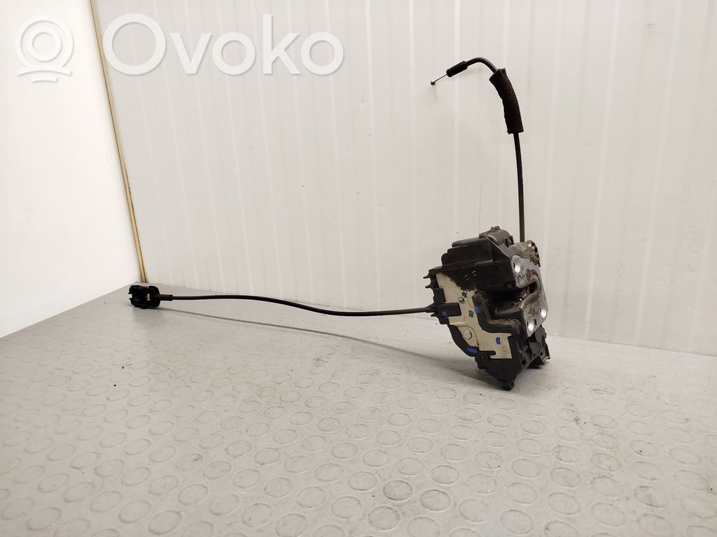 Renault Clio III Front door lock 