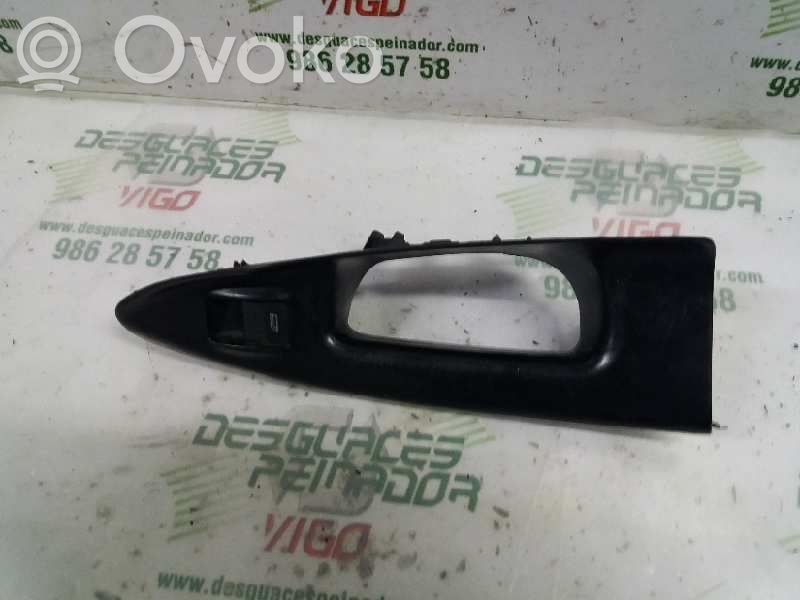 Audi A4 S4 B5 8D Electric window control switch 