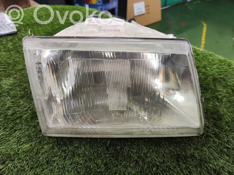 Peugeot 309 Lampa przednia 