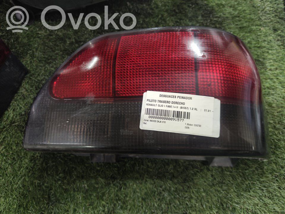 Renault Clio I Задний фонарь в кузове 