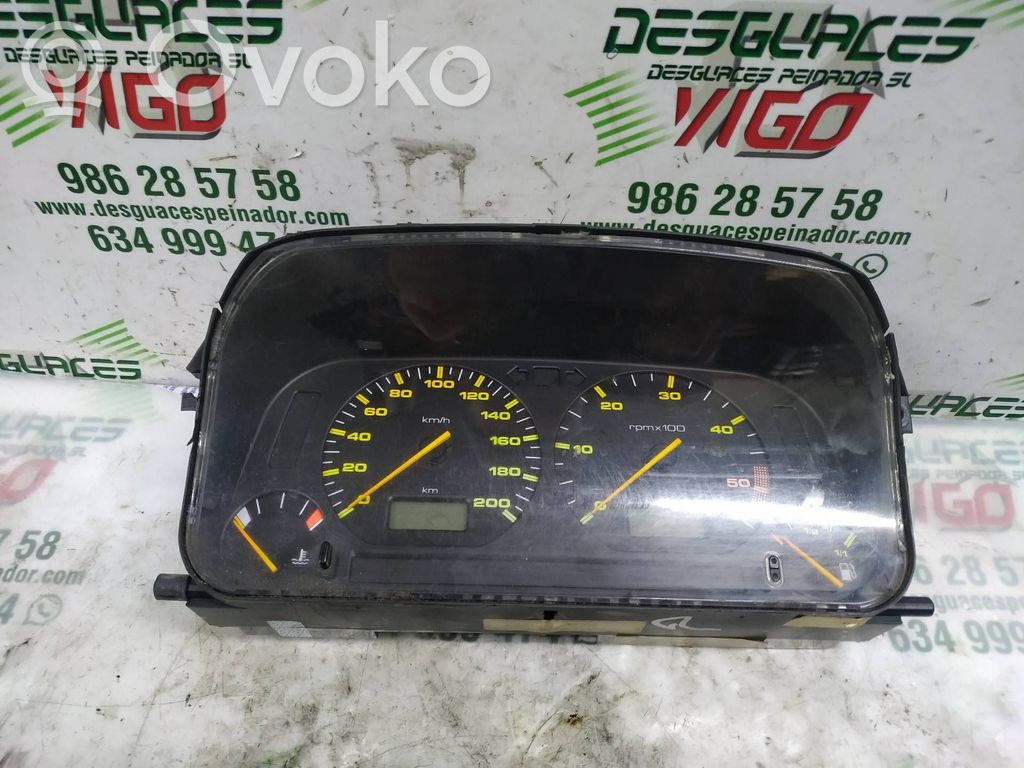 Volkswagen Polo II 86C 2F Kitas prietaisų skydelis 