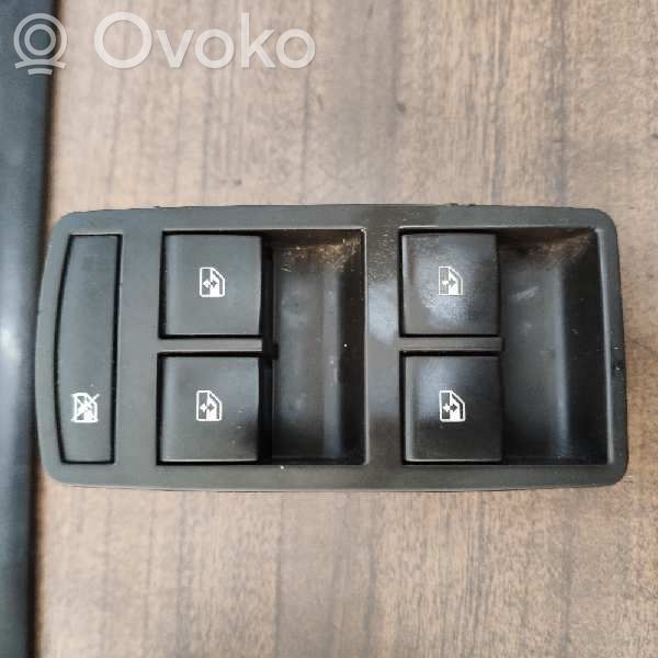 Opel Insignia A Przyciski szyb 