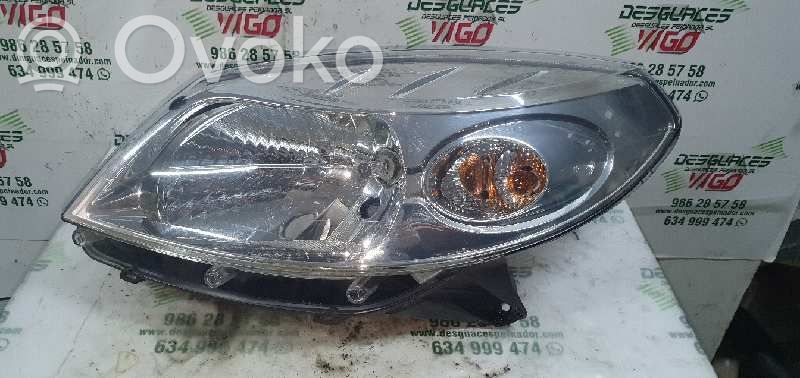 Dacia Duster Oroch Lampa przednia 