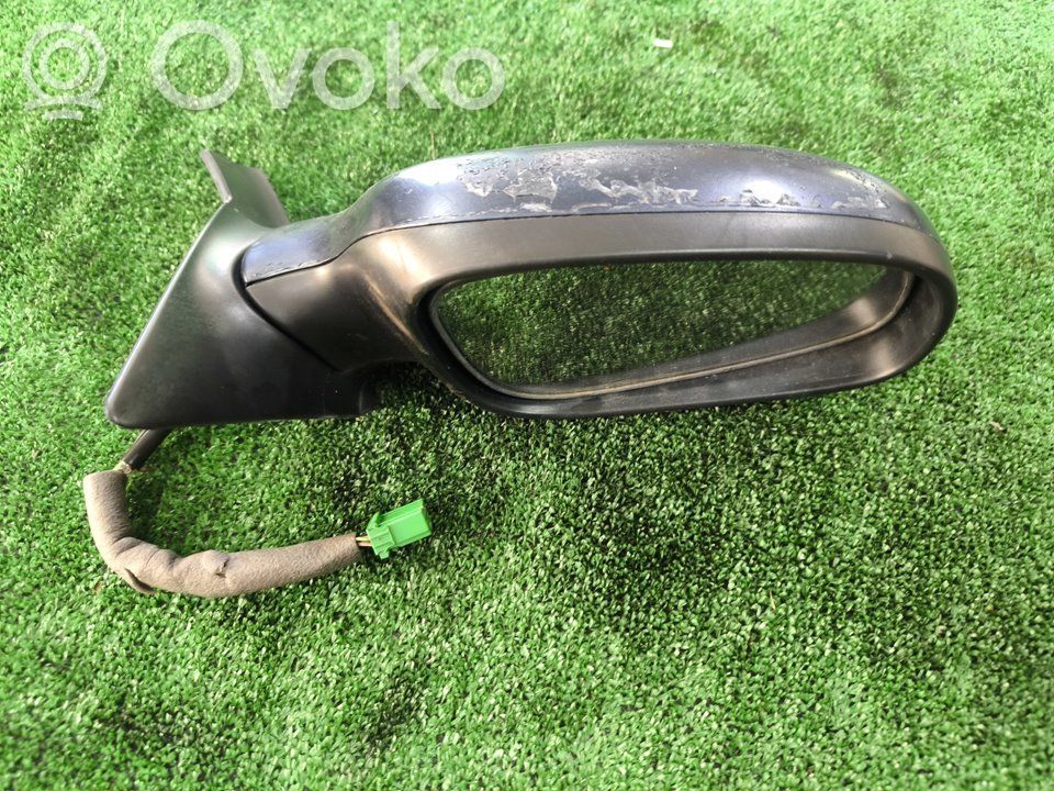 Lato della carrozzeria   325826,B5244S