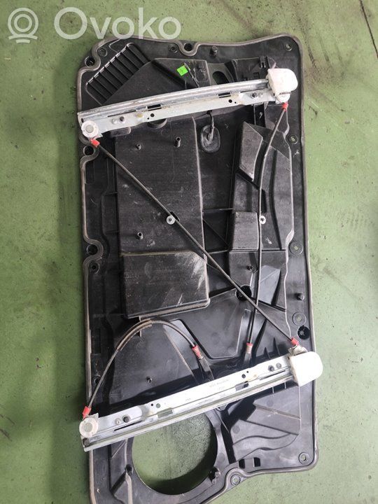 Ford Fiesta Szyba drzwi przednich 