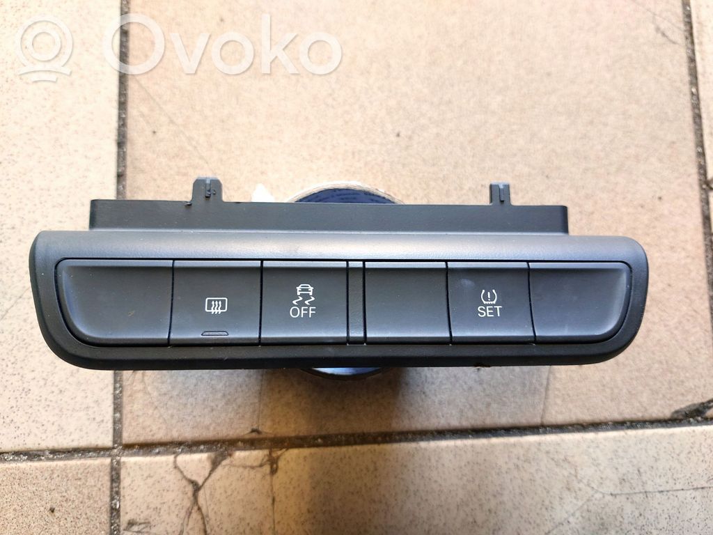 Audi A1 Takaluukun/tavaratilan luukun avauskytkin 