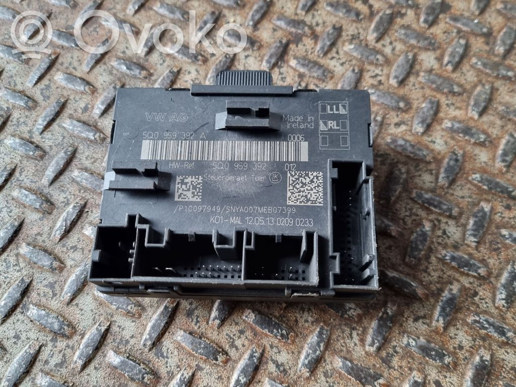 Volkswagen Golf VII Door control unit/module 