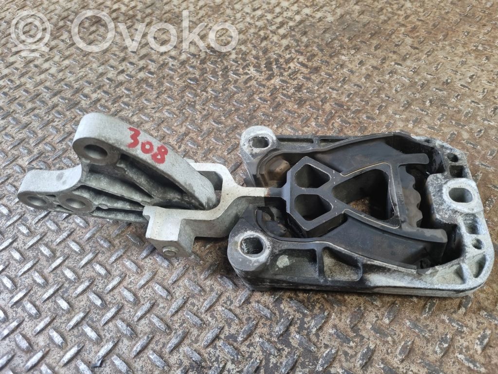 Ford Escape IV Gearbox mounting bracket 