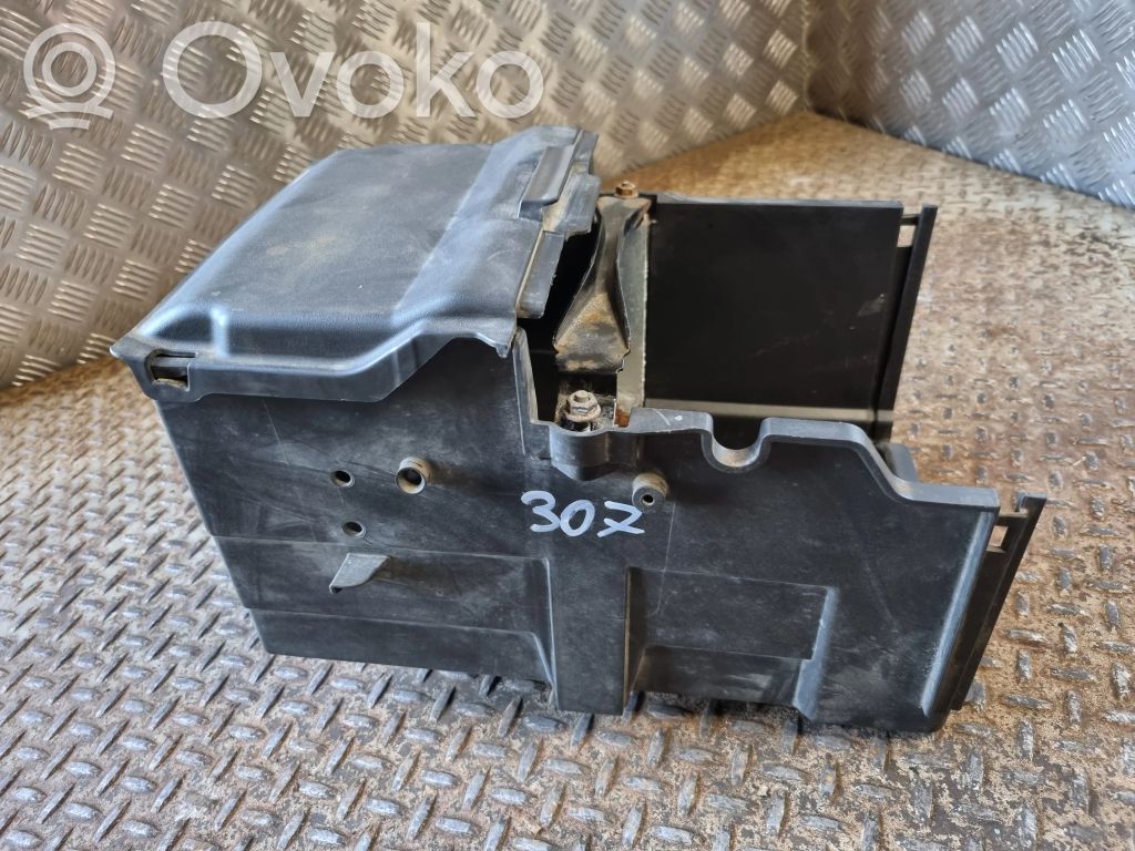 Ford Focus Akumuliatoriaus dėžė 