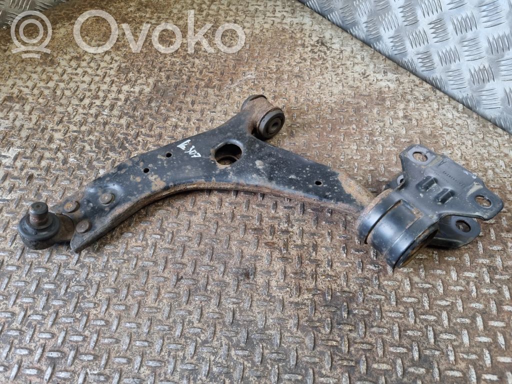 Ford Focus Front lower control arm/wishbone 