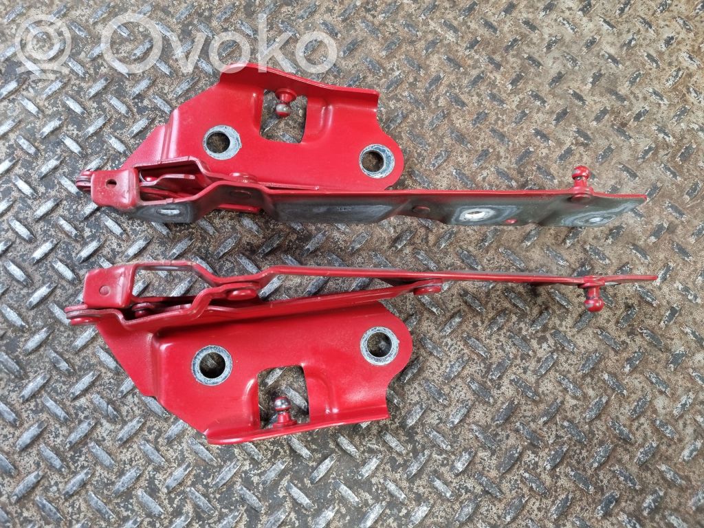 Dodge Challenger Tailgate/trunk/boot hinge 