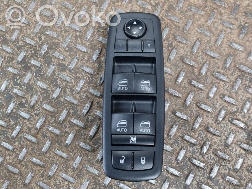Chrysler Pacifica Electric window control switch 