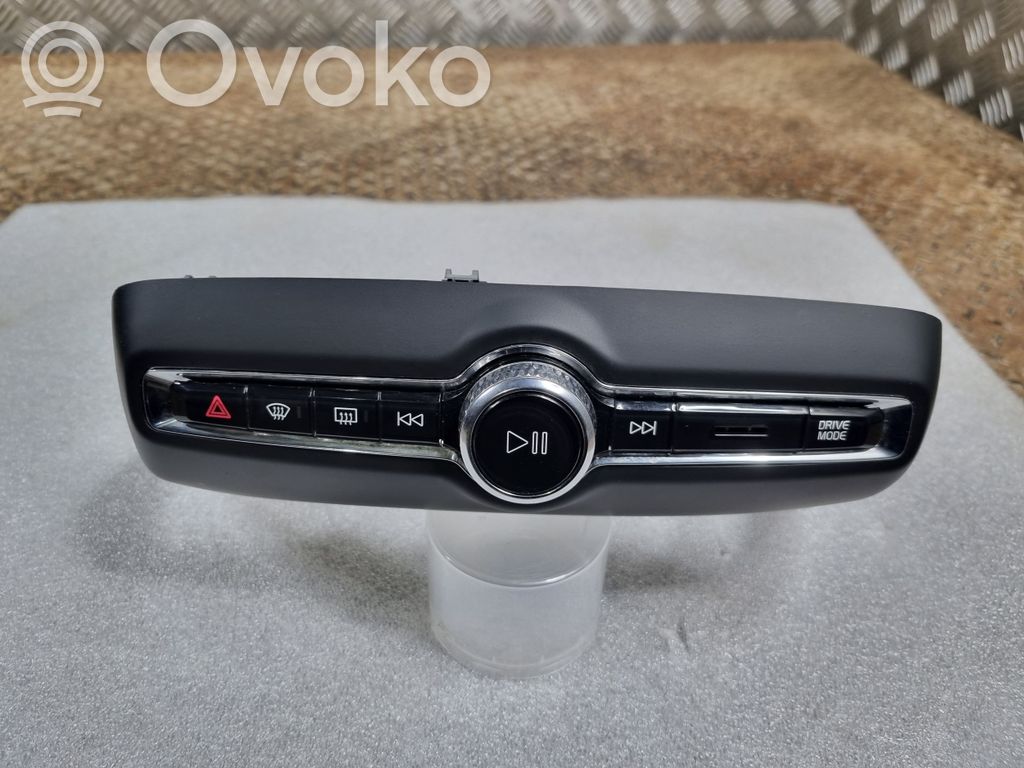 Volvo XC40 Head unit multimedia control 