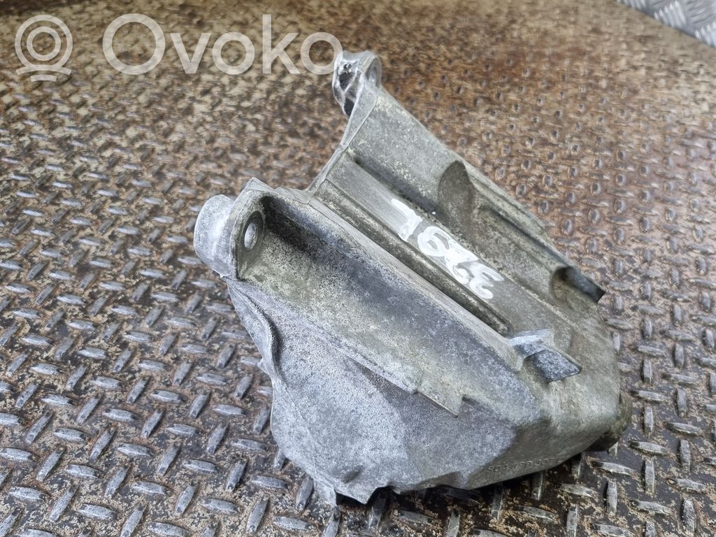 Audi Q5 SQ5 FY Engine mounting bracket 
