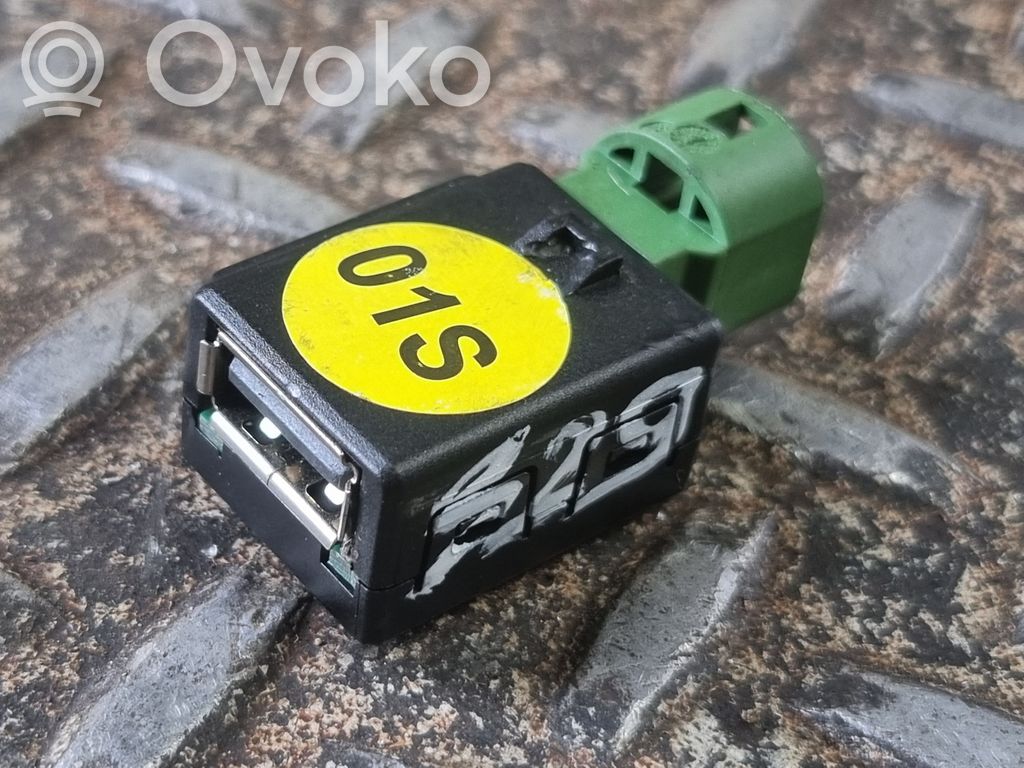 Audi Q5 SQ5 FY USB socket connector 