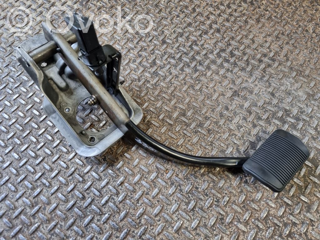 Dodge Durango III Brake pedal 
