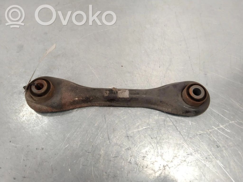 Brazo de suspensión trasera