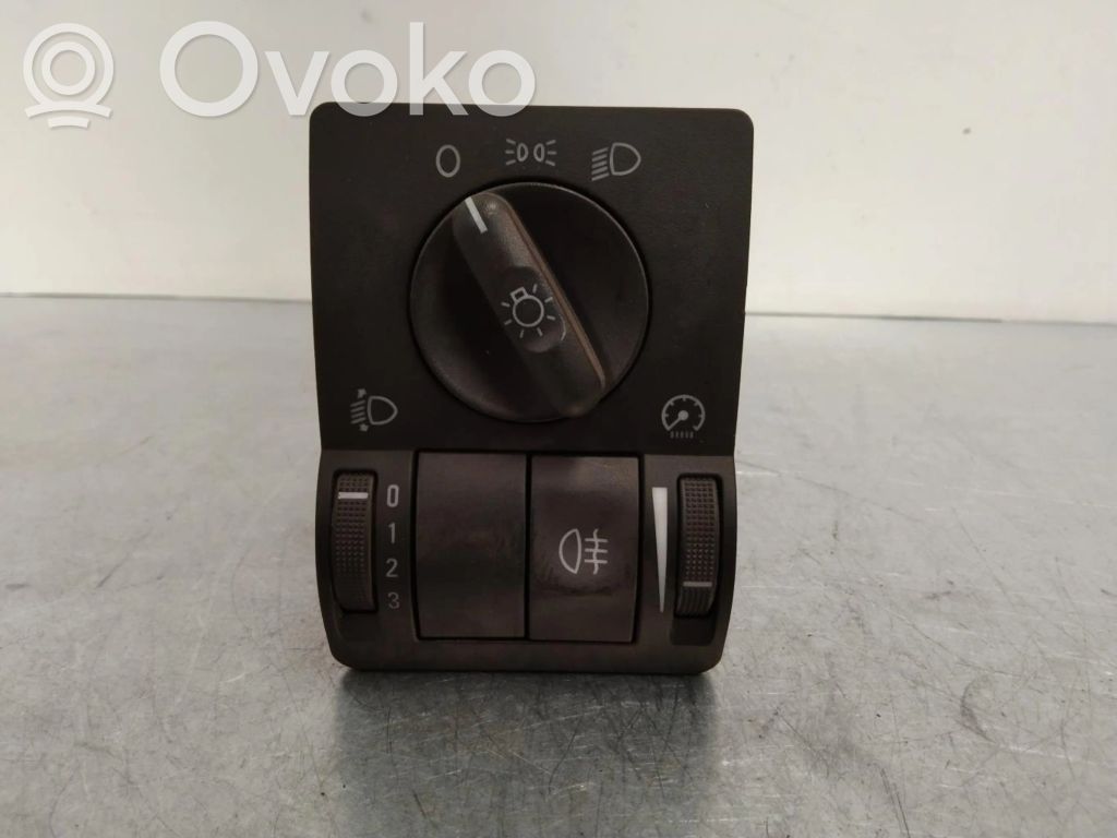 Opel Corsa C Lukturu slēdzis 