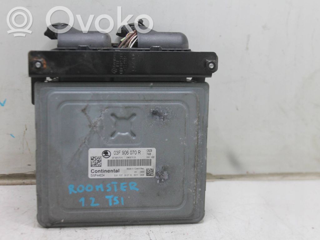 Skoda Fabia Mk2 (5J) Komputer / Sterownik ECU silnika 