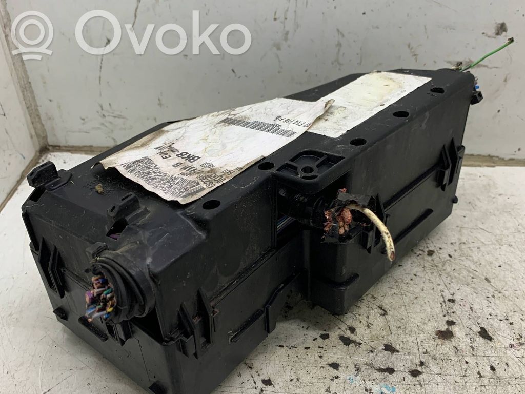 Drošinātāju bloks   E02345500,AV6T14A067AD,102414